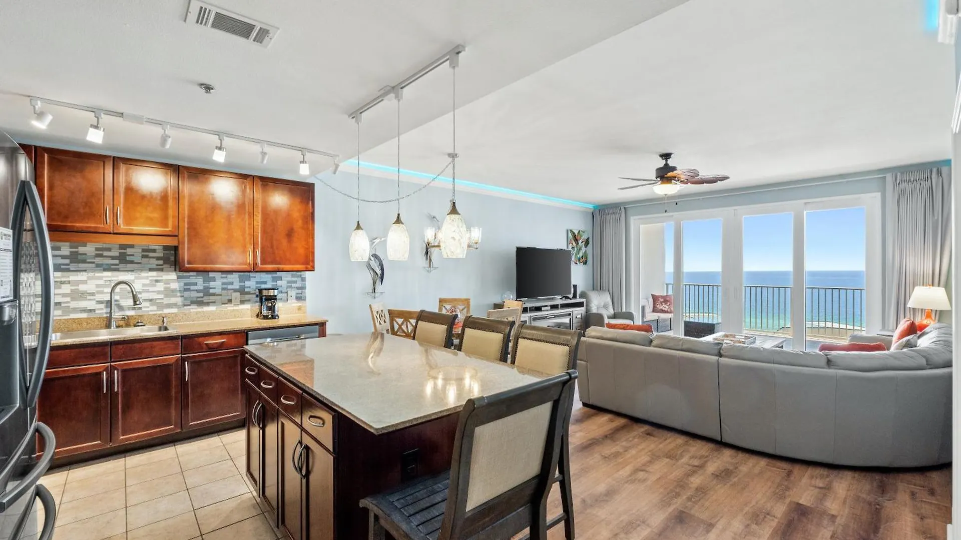 Laketown Wharf Resort By Panhandle Getaways Panama City Beach Apartment