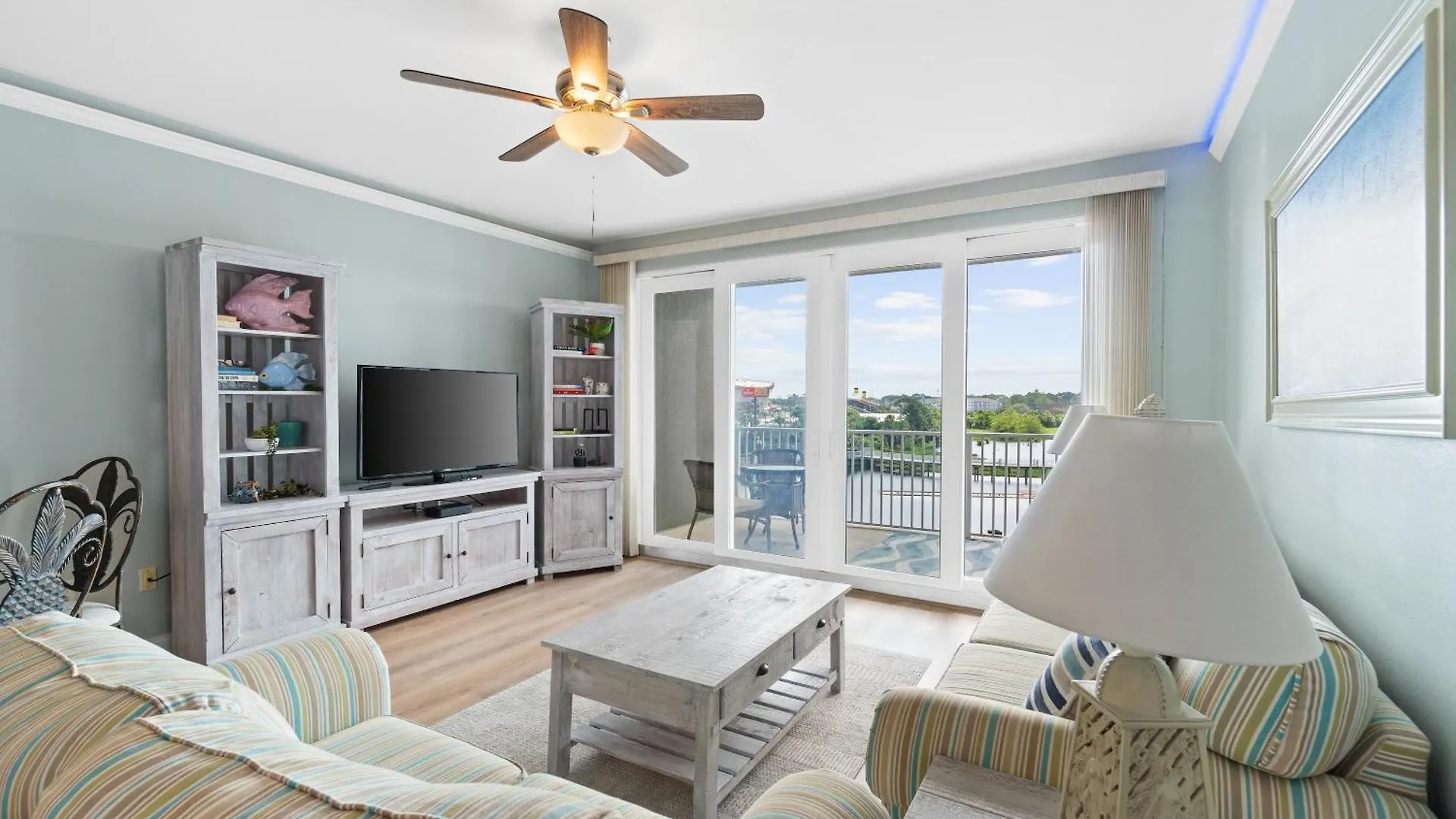 Apartment Laketown Wharf Resort By Panhandle Getaways Panama City Beach United States