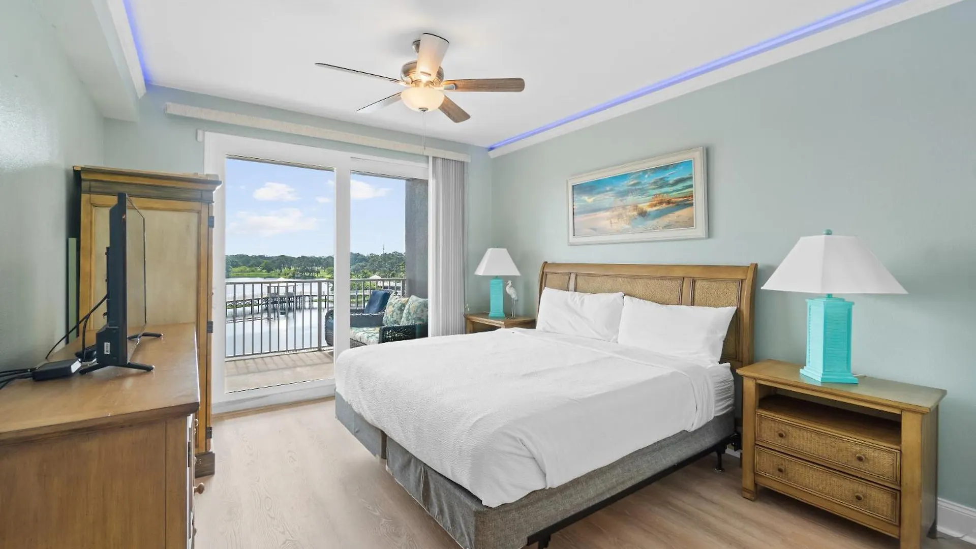 Apartment Laketown Wharf Resort By Panhandle Getaways Panama City Beach