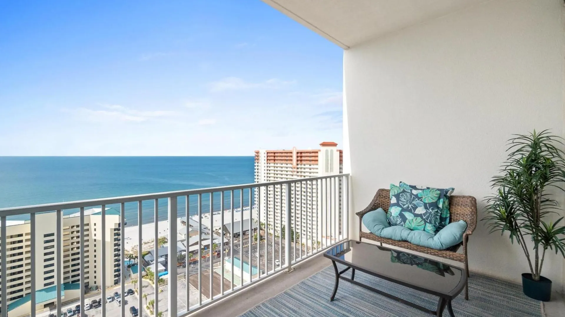 Apartment Laketown Wharf Resort By Panhandle Getaways Panama City Beach