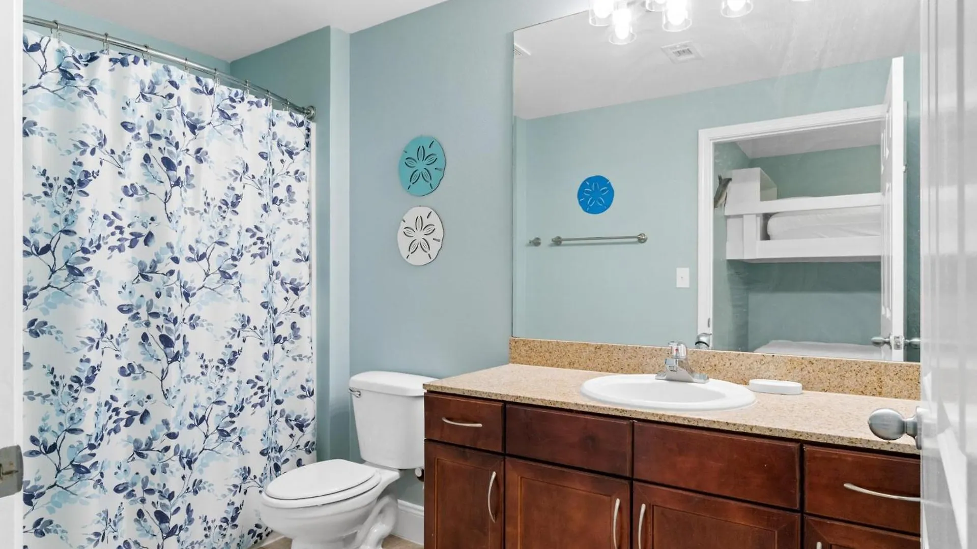 Apartment Laketown Wharf Resort By Panhandle Getaways Panama City Beach