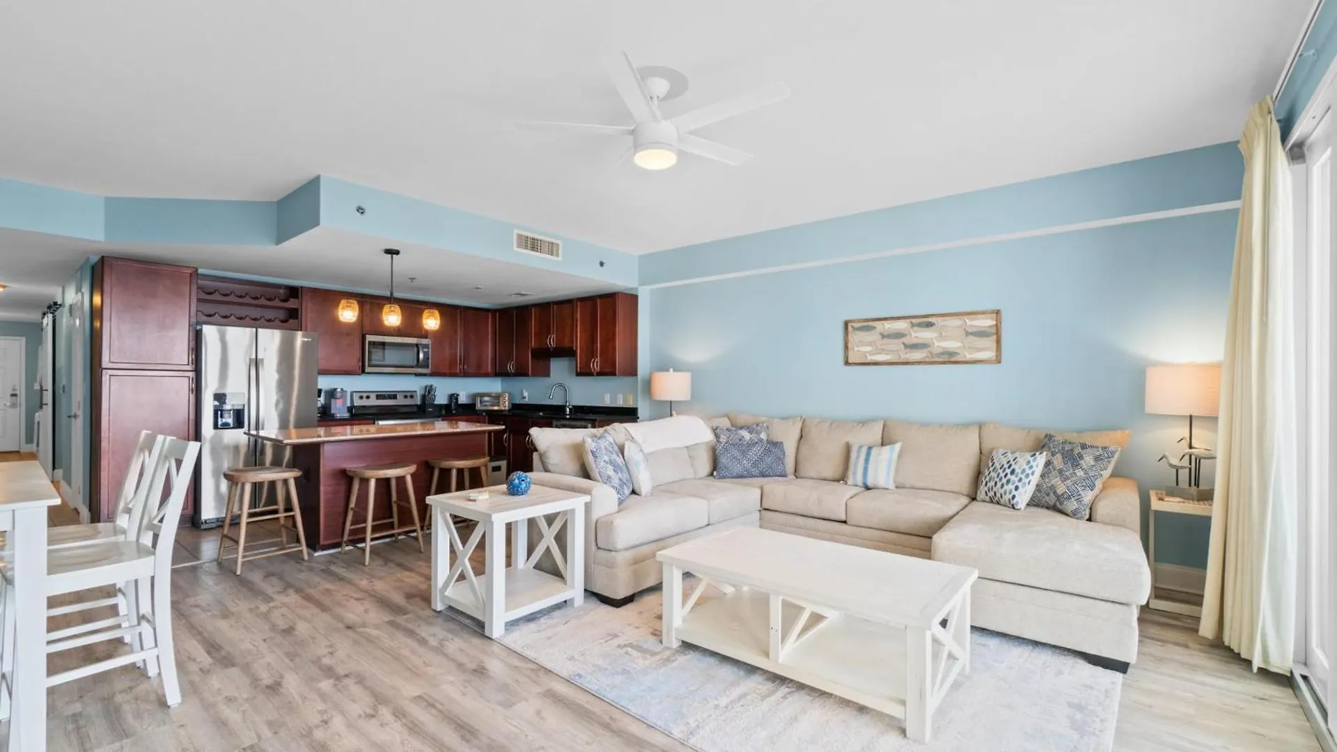 Apartment Laketown Wharf Resort By Panhandle Getaways Panama City Beach