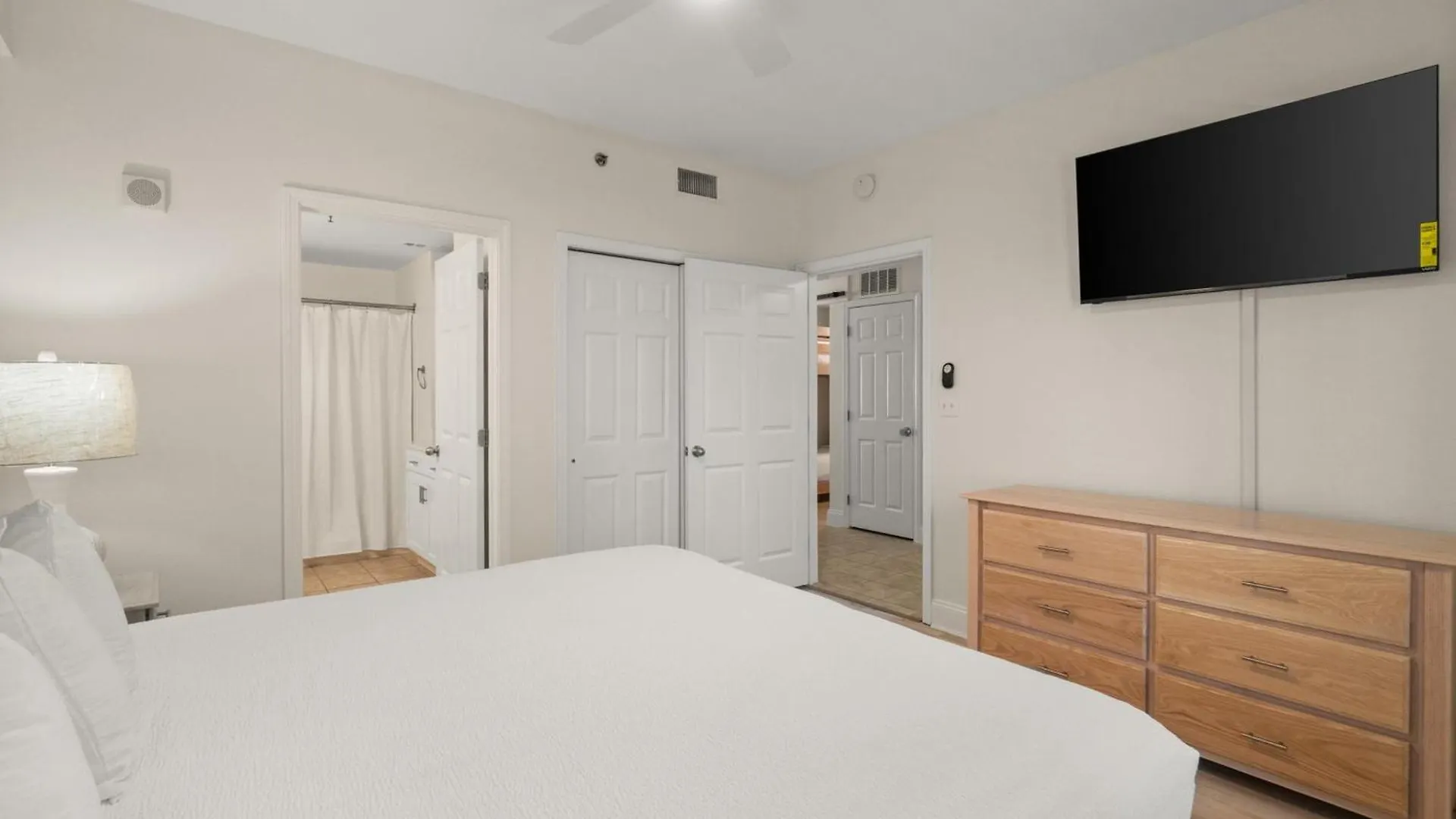 Apartment Laketown Wharf Resort By Panhandle Getaways Panama City Beach