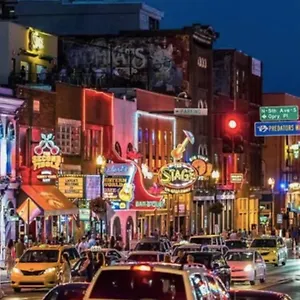 Captain's Quarters Riverfront #1 Nashville