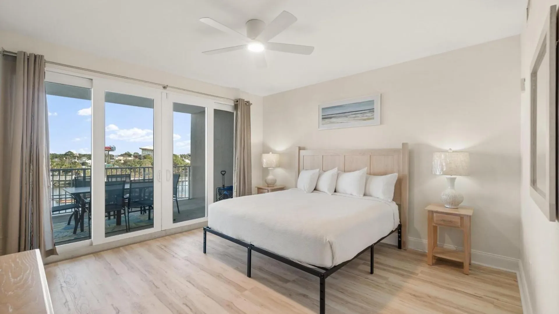 Apartment Laketown Wharf Resort By Panhandle Getaways Panama City Beach United States